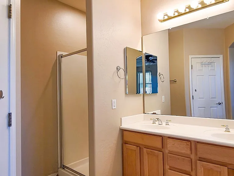 2634 E Fremont Rd — Photo 7