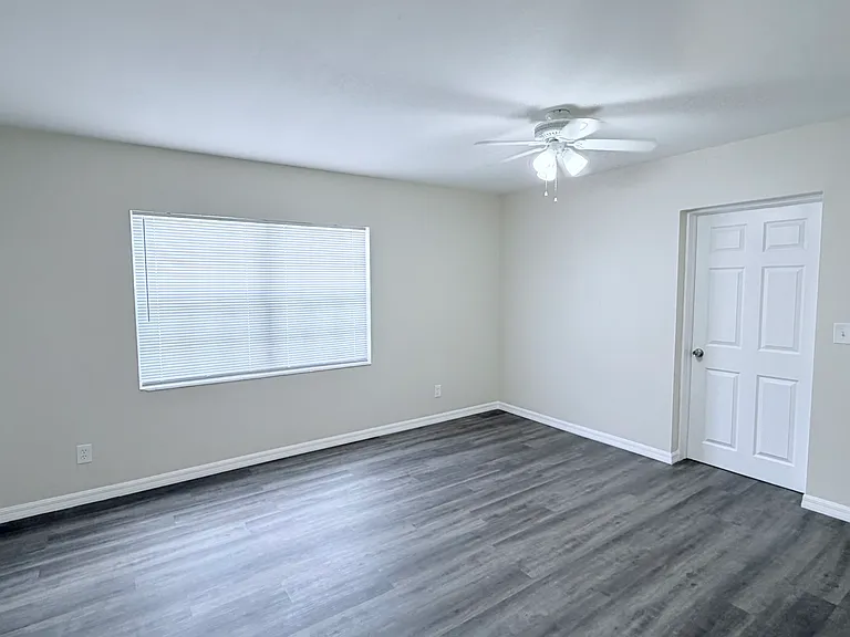 7912 W Paris St — Photo 23