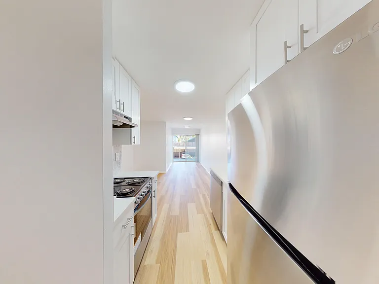 2627 Hillegass Avenue — Photo 5