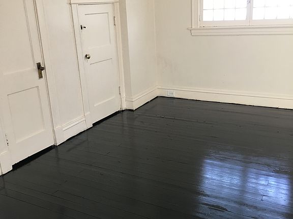 2nd image of 3631 Pine Grove Ave