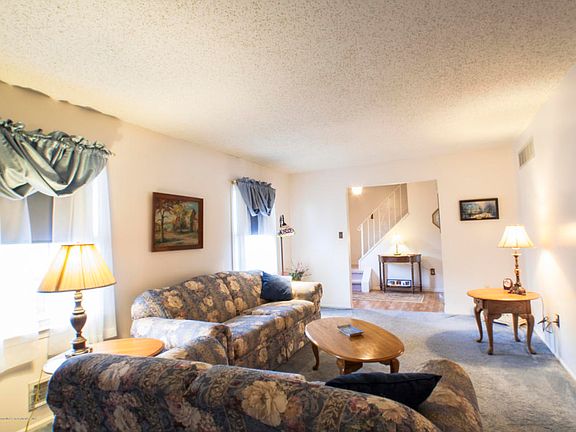 4th image of 2211 Oak Knoll Dr
