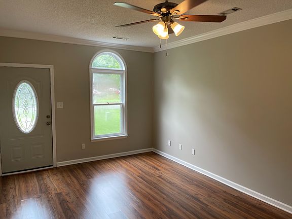 5th image of 428 Carridale St SW