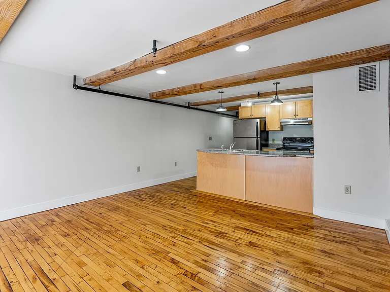 Cigar Lofts — Photo 42
