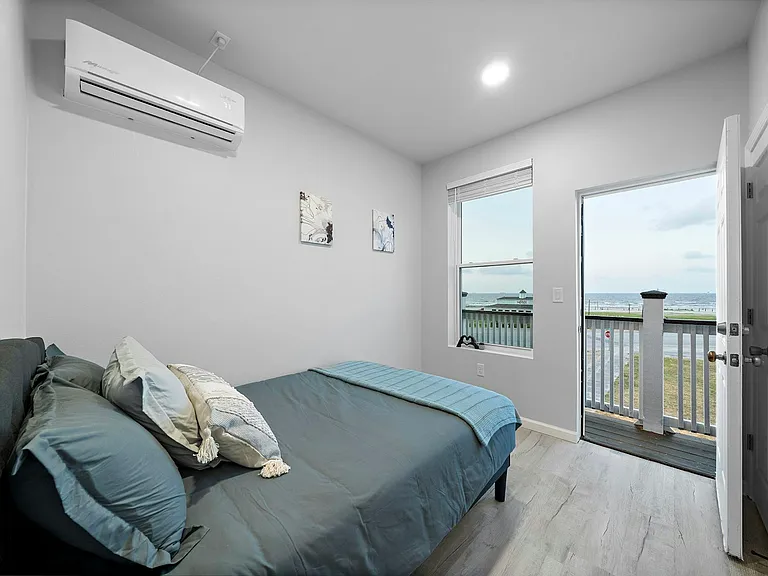 801 Avenue K #D — Photo 9