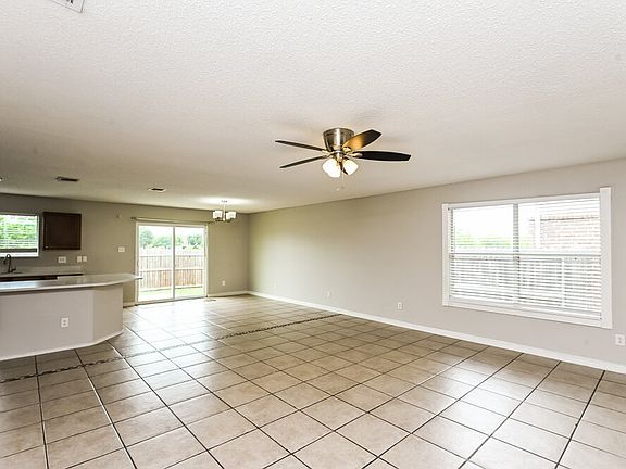 3rd image of 10769 Braemoor Dr