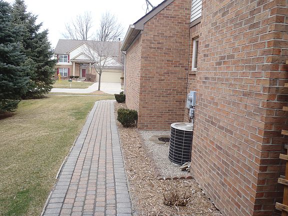4th image of 39937 Woodale Way