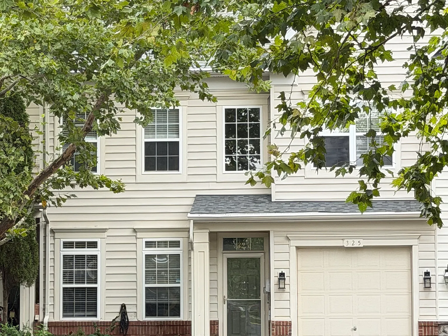 3 bed, 2.5 bath, 1838 sqft, $2,475 — Photo 2