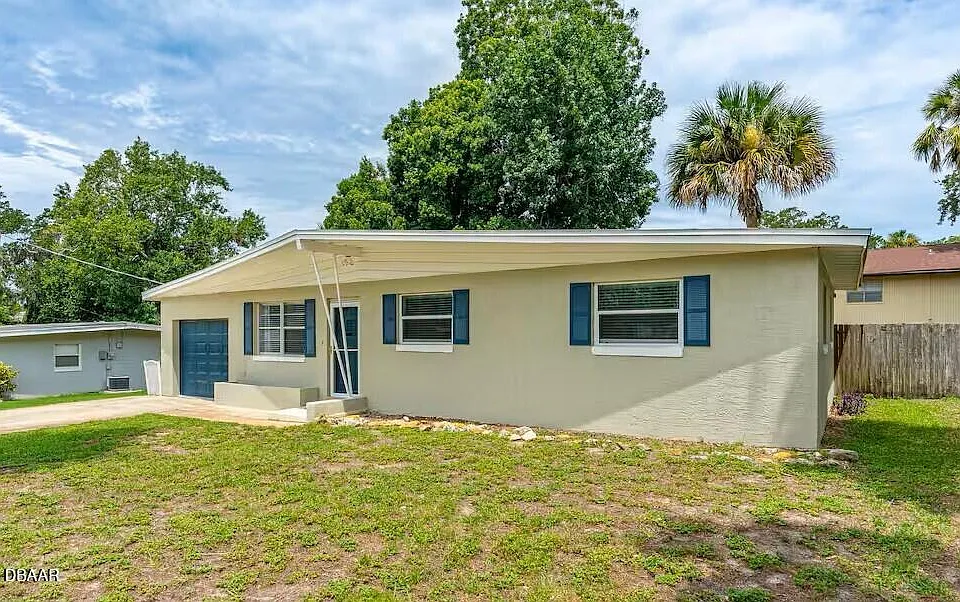 328 Slayton Ave #U