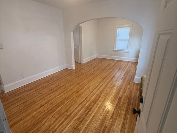 232 Aurora Ave APT 2