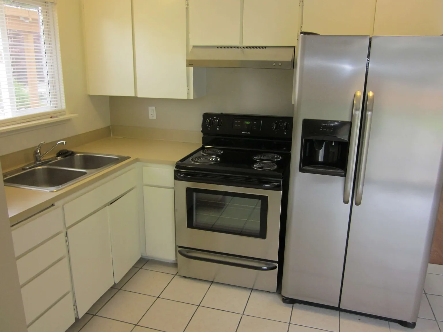 2313 Woburn St — Photo 4