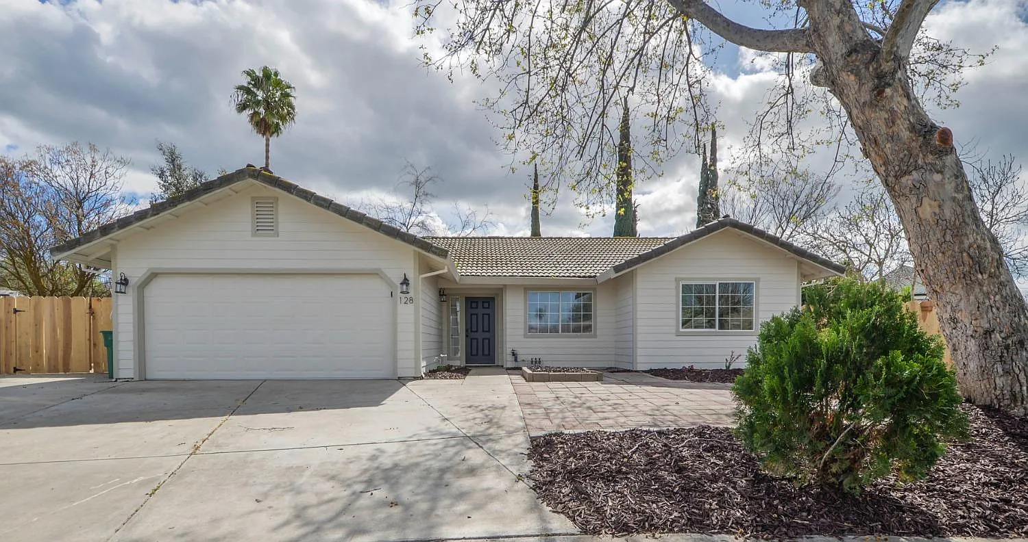 128 Clayton Ct photo 1