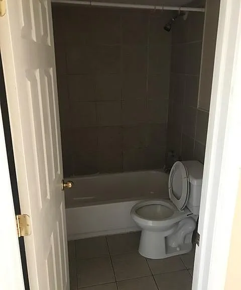 5200 N 11th St #6 — Photo 7