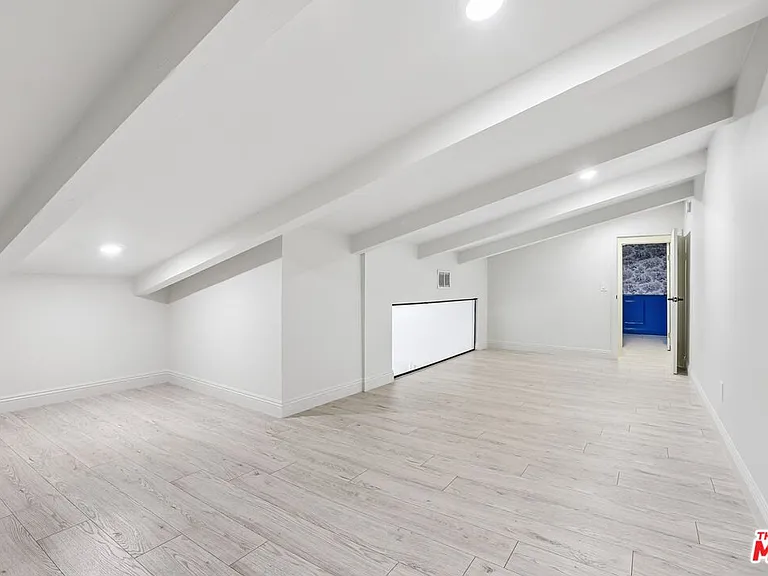 2700 Cahuenga Blvd E #4313 — Photo 28