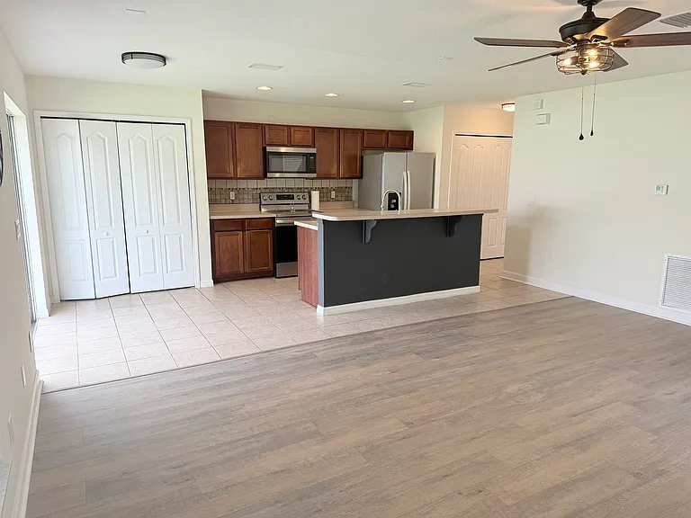 2123 Portcastle Cir — Photo 5