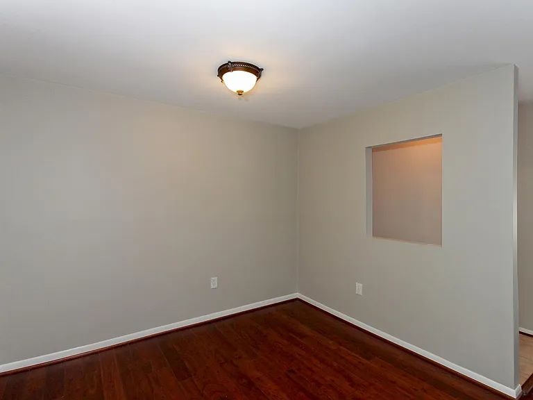 9647 Whiteacre Rd #B3 — Photo 4