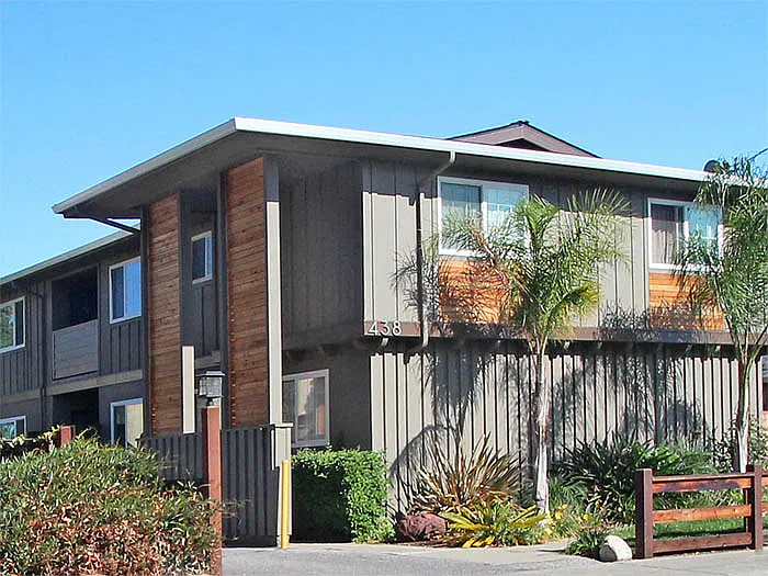 438 Ventura Ave