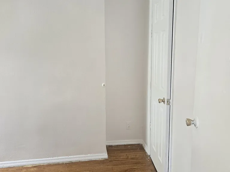 509 Hancock St #3R — Photo 6