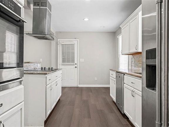4th image of 3917 Wedgefield Cir