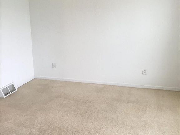 5th image of 54 Valleywood Dr