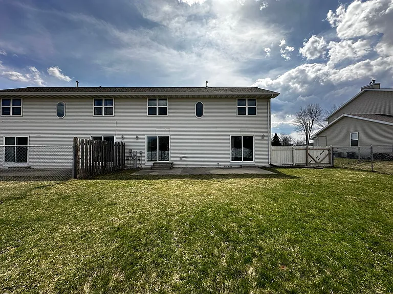 1525-1527 Okeefe Rd — Photo 45