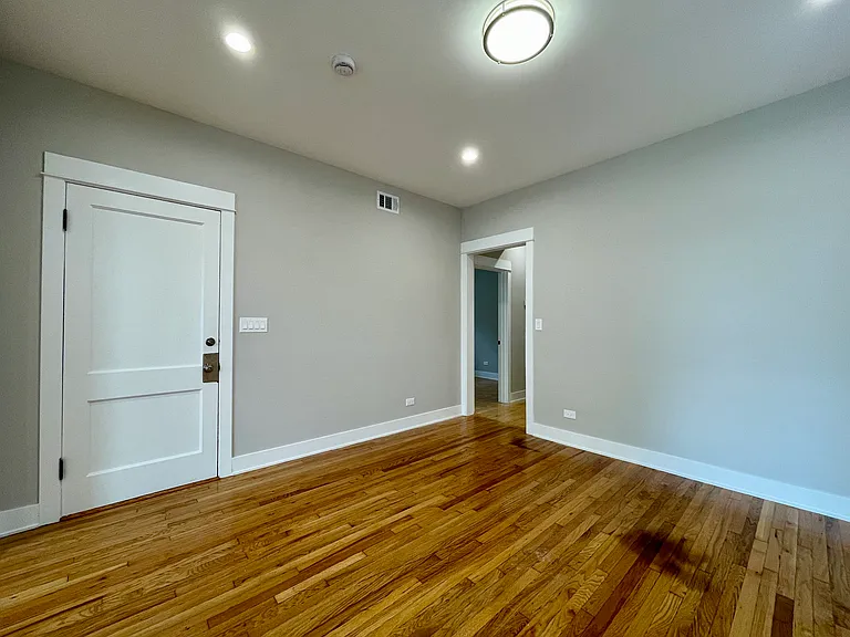 2143 N Keystone Ave #2 — Photo 10