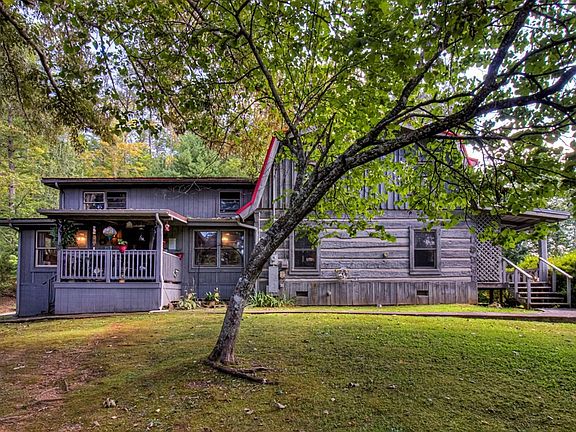 2nd image of 422 Autumn Ln