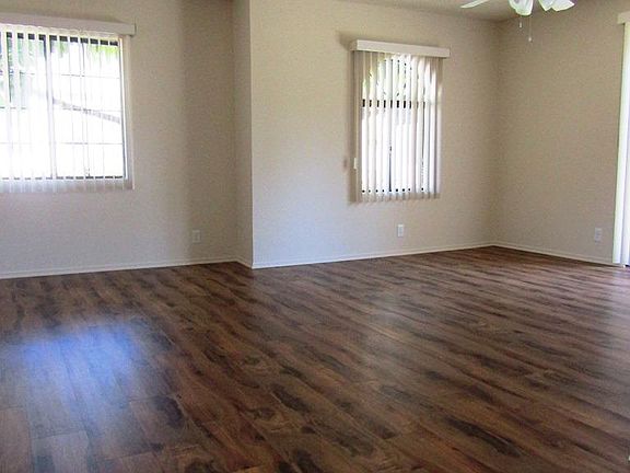 2nd image of 800 E Route 66 APT 7
