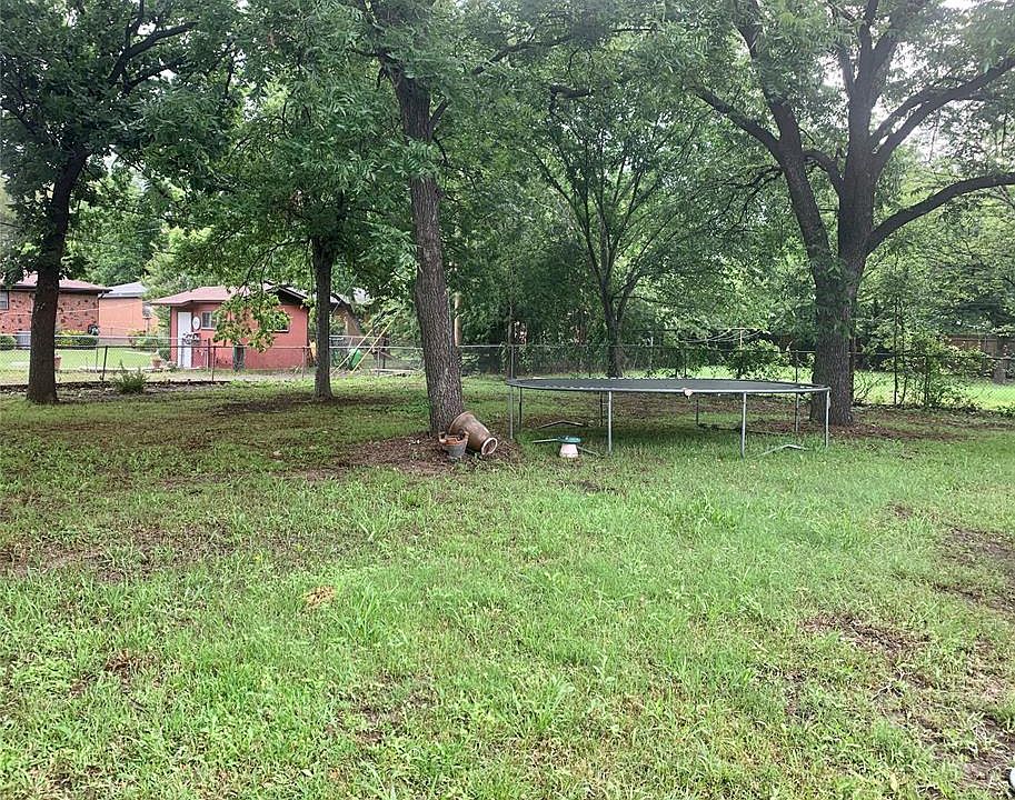 2nd image of 6701 Manor Dr