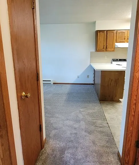 400 & 401 Scranton St — Photo 28