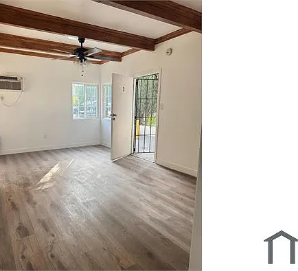 963 N Harvard Blvd — Photo 4