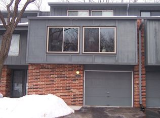 490 W Willow Ct, Fox Point, WI 53217