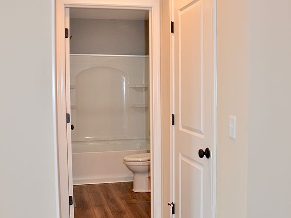 Bath Optional features may be shown.