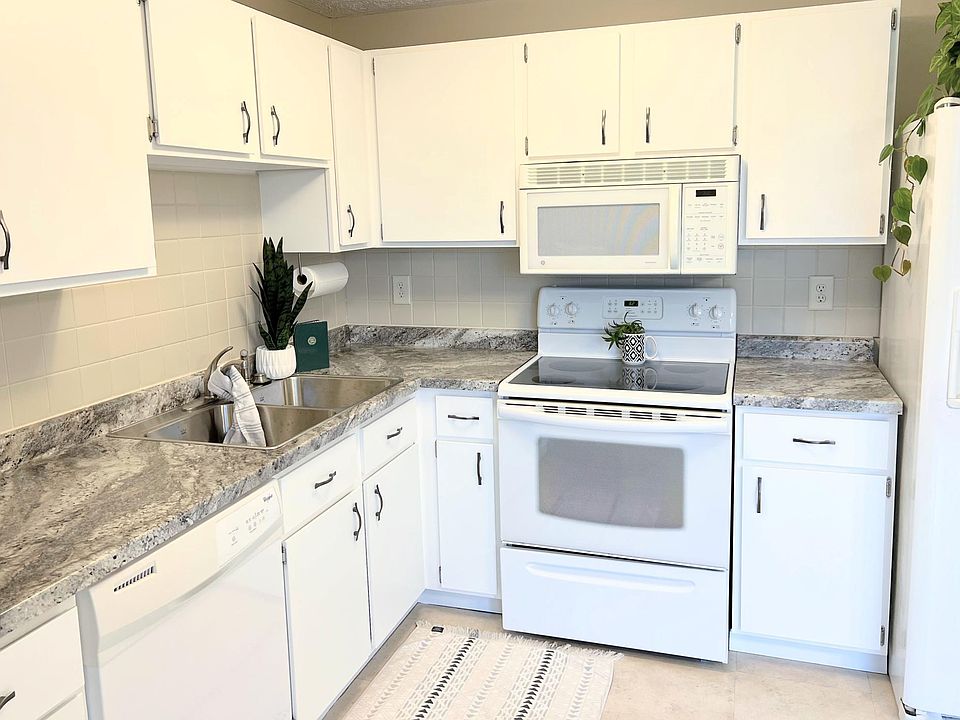 1st image of 8465 Schoolgate Dr