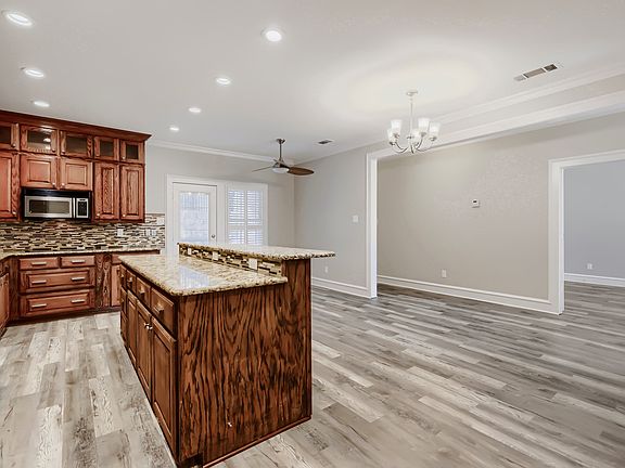 4th image of 3150 Bourbon Street Cir