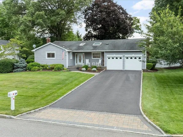 39 Merrivale Drive, Smithtown, NY 11787