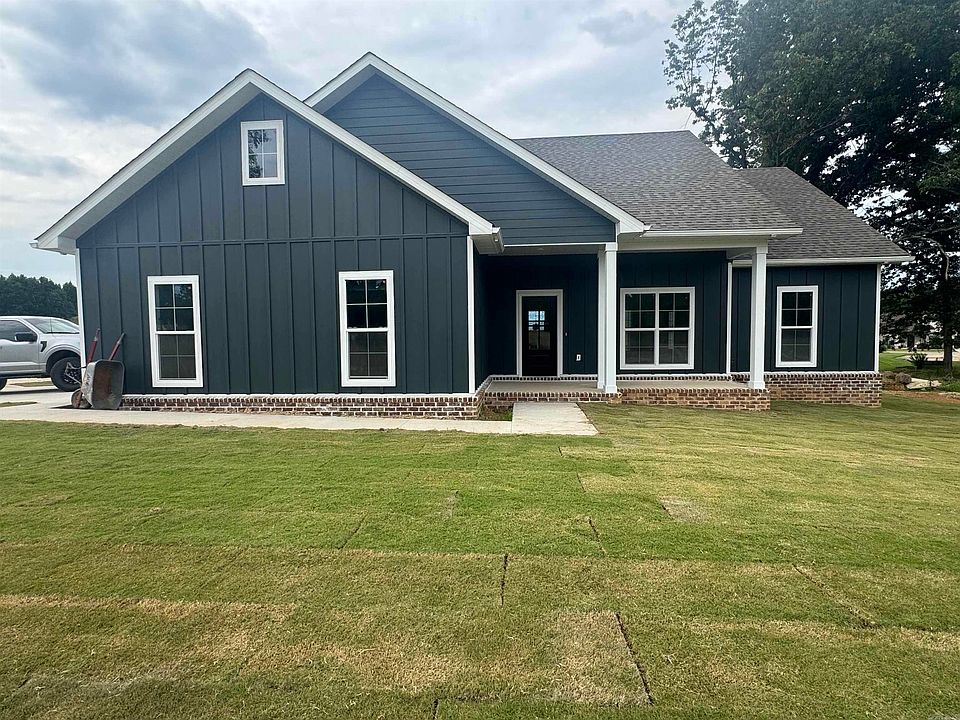 1st image of 3007 Lynn Dr