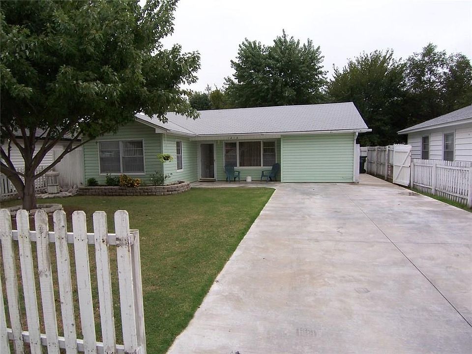 1st image of 1212 Dakota St