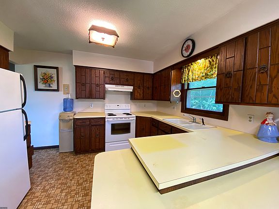 5th image of 1946 Shady Acres Ln
