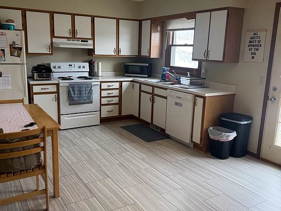 5th image of 2085 Radford Rd