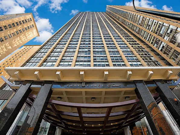 655 W Irving Park Rd, Chicago, IL