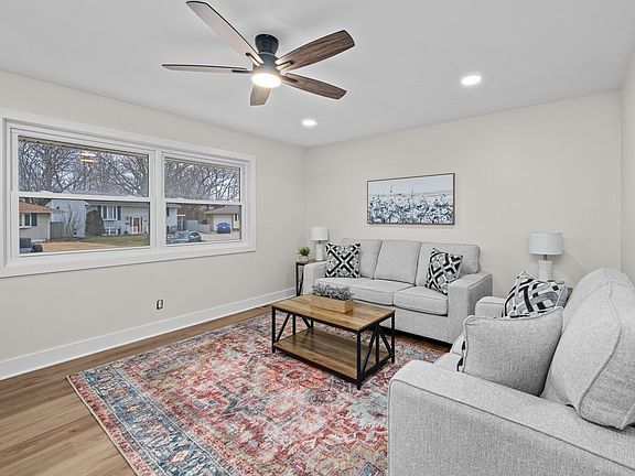 4th image of 392 33rd Avenue Ct