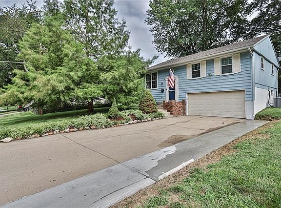 2nd image of 18504 E Cheyenne Dr