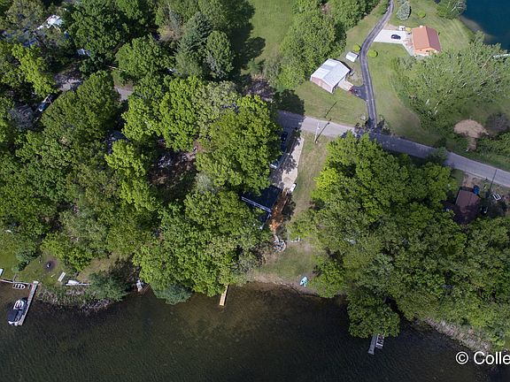 4th image of 326 Lakeside Dr