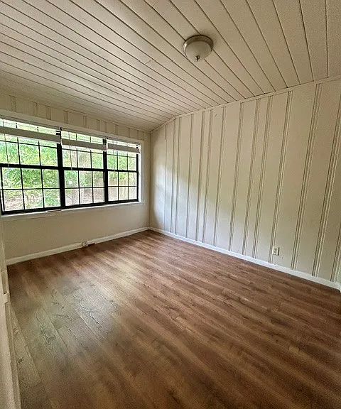 3660 Eloise St — Photo 9