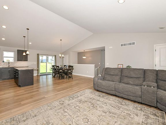 5th image of 529 Arbor Ridge DRIVE