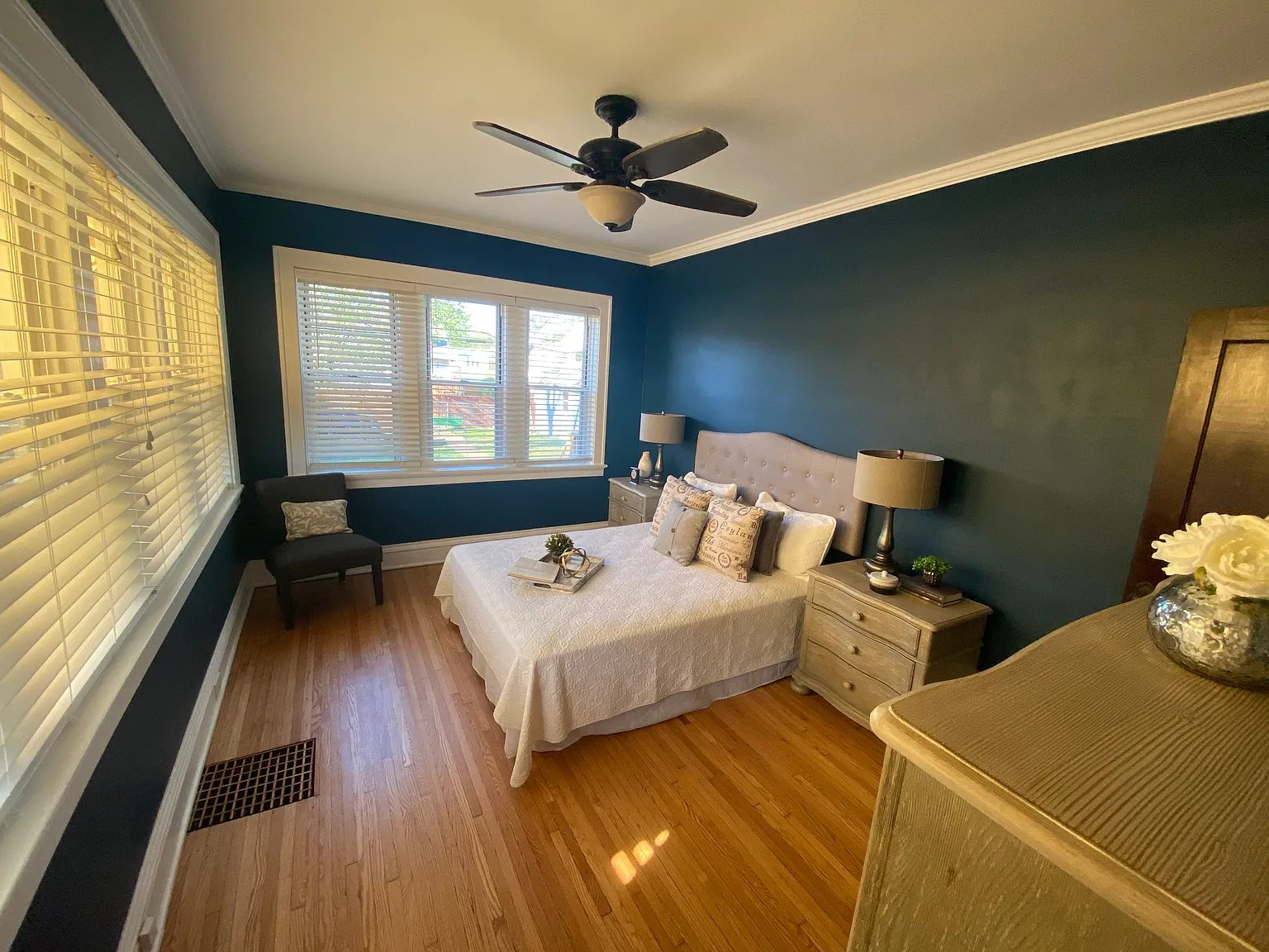 2 bed, 1110 sqft, $1,725 — Photo 2