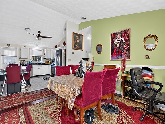 4th image of 1 Franklin Ave