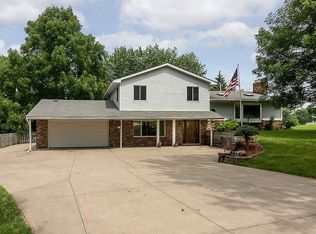 8200 Lucerne Blvd, Lakeville, MN 55044