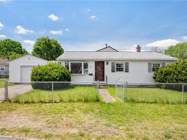 21 Field St, Pawtucket, RI 02860