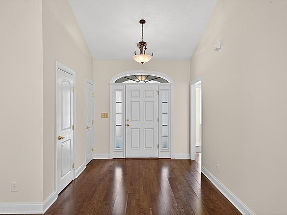 4th image of 147 Cottonwood Creek Ln